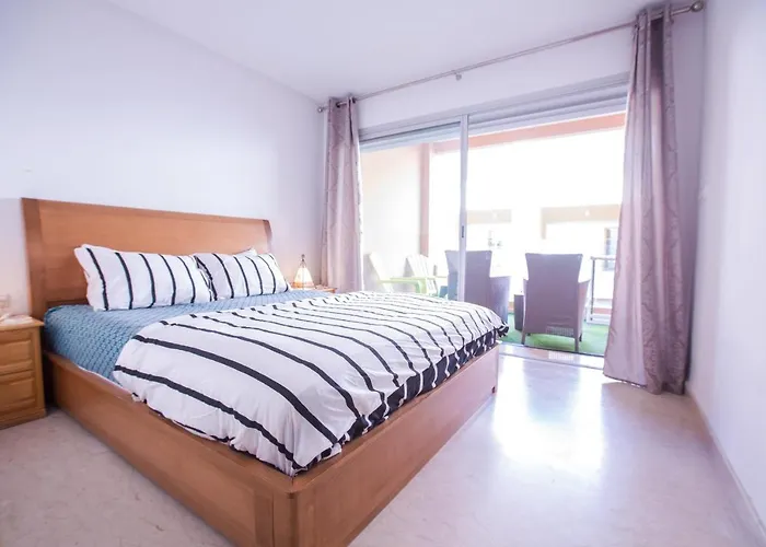 Luxury Beach Apartment - Romantic Weekend Getaway